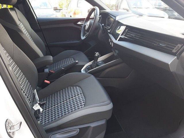 Fahrzeugabbildung Audi A1 Sportback S line 30TFSI S-tronic Navi 18" LED