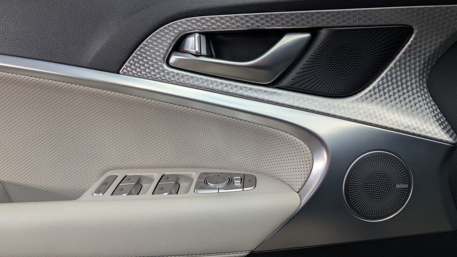 Fahrzeugabbildung Genesis G70 2.0T 4WD Sport PANO*HuD*360°*ACC*SOUND*LEDER