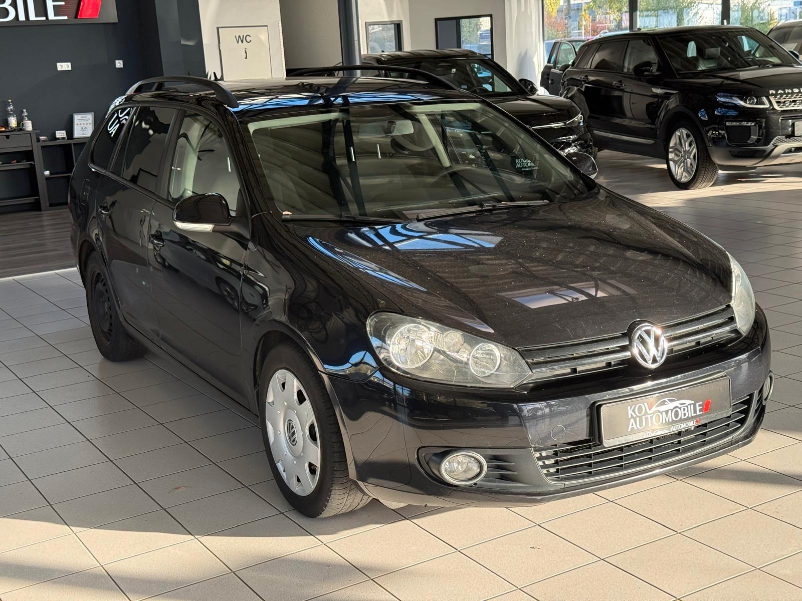 Volkswagen Golf 2010 — rear view