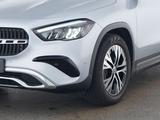 Mercedes-Benz GLA 200 PROG ADVANC,AHK,WINTERP,KAM,DISTR - silberne Mercedes-Benz GLA-Klasse