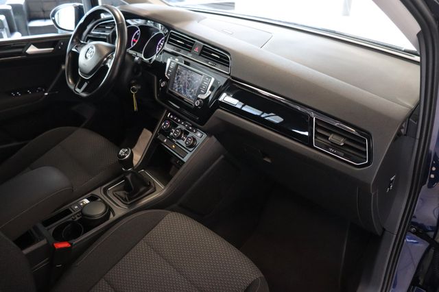 Fahrzeugabbildung Volkswagen Touran 1.6Ltr Comfortline |7SITZER|PANO|SHZ|PDC|