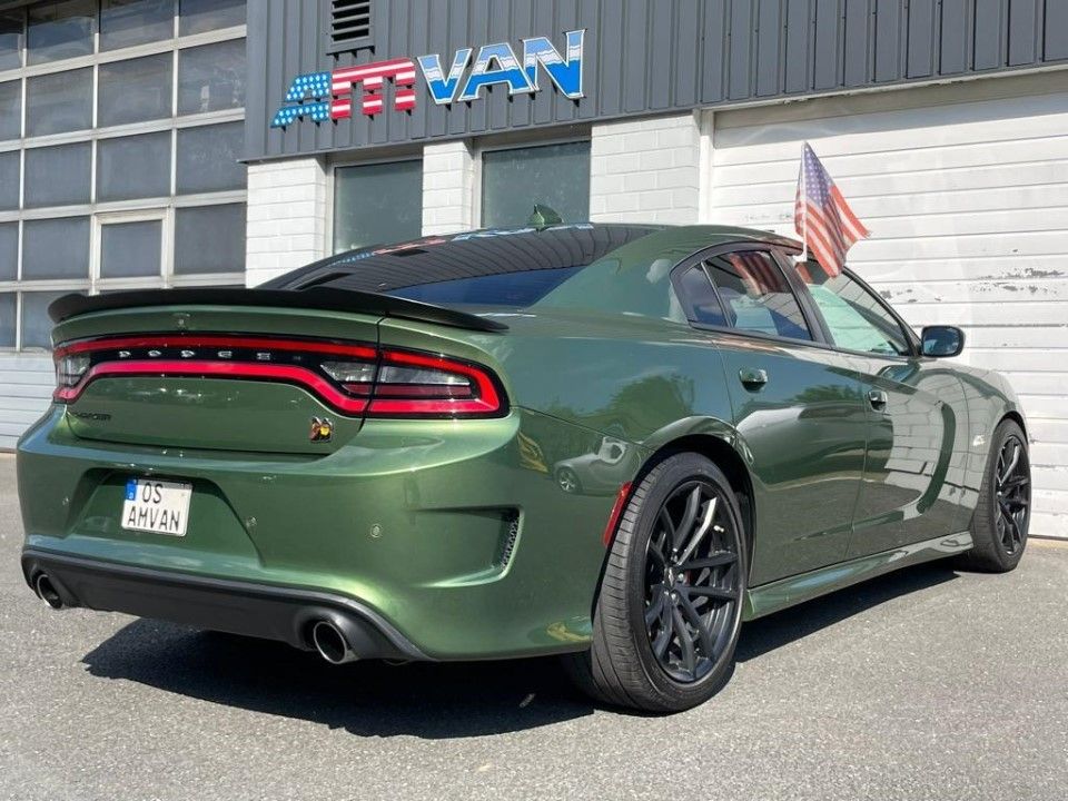 Fahrzeugabbildung Dodge Charger 2020er 6.4 SRT Scatpack Schiebedach