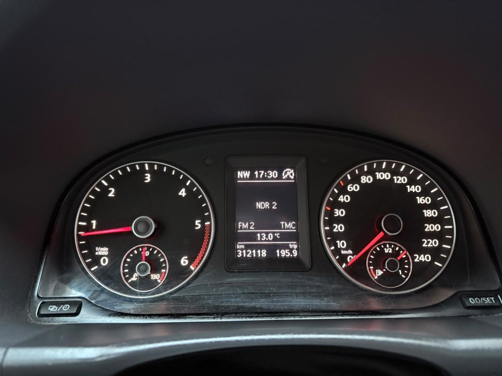 Volkswagen Touran 2014 — photo 10