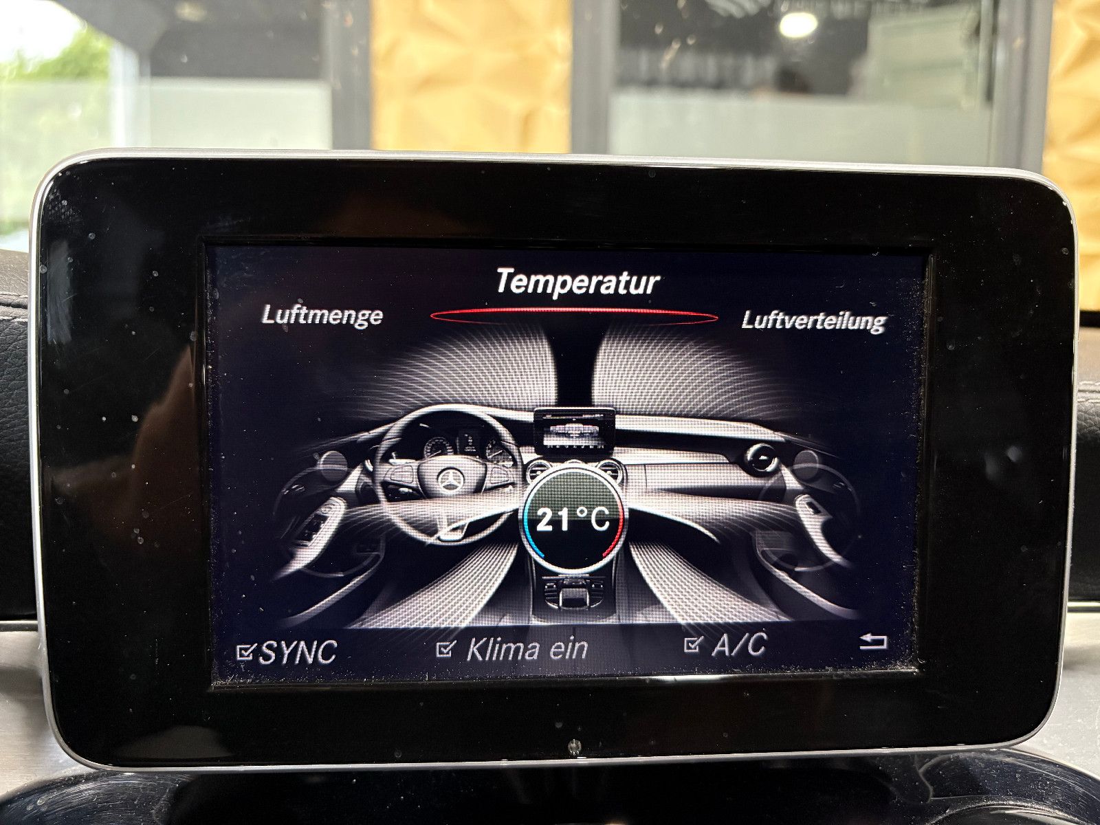 Fahrzeugabbildung Mercedes-Benz C 200 Lim. C 200 CGI/AMG-LINE/PDC/SOUND/SHZ/KLIM