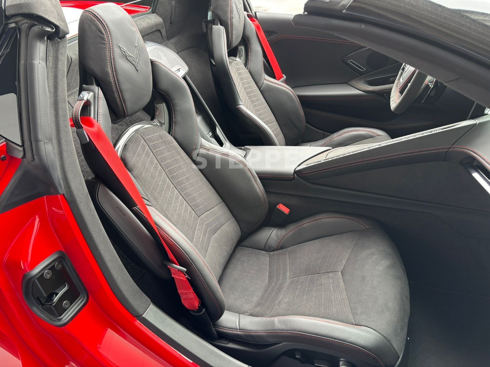 Corvette C8 Stingray Convertible 2025 3LT EUModell STEPPE