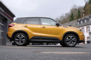 Suzuki Vitara 1.4 Comfort+ 4x4*Pano,ACC,AHK,LED,Kamera*