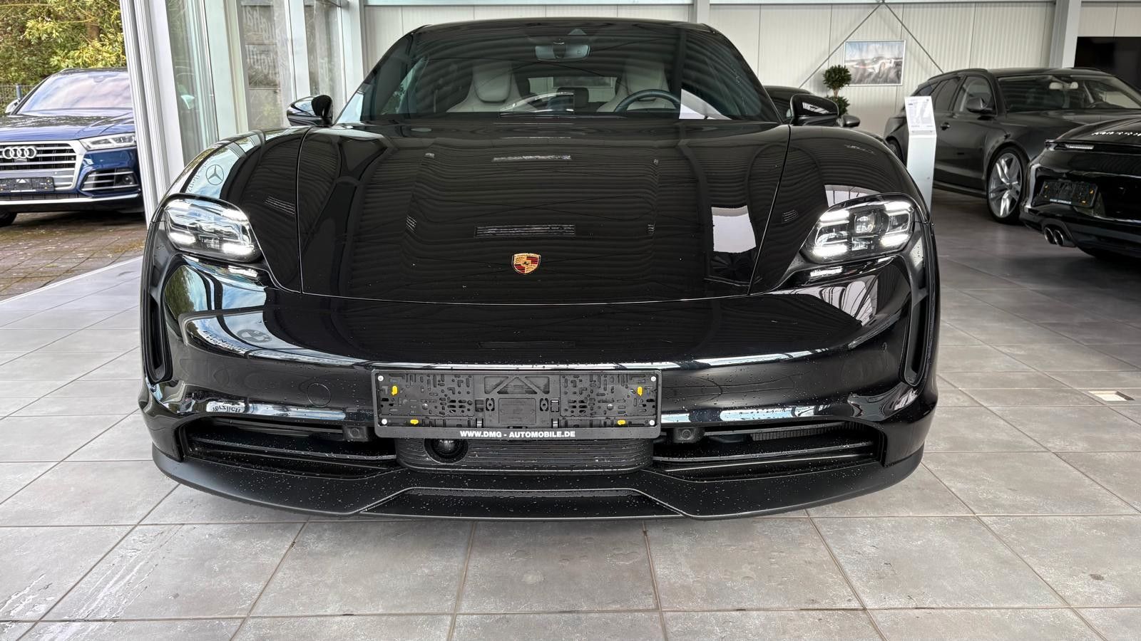 Fahrzeugabbildung Porsche Taycan Sport Turismo/Innodrive/Panodach/20 Zoll