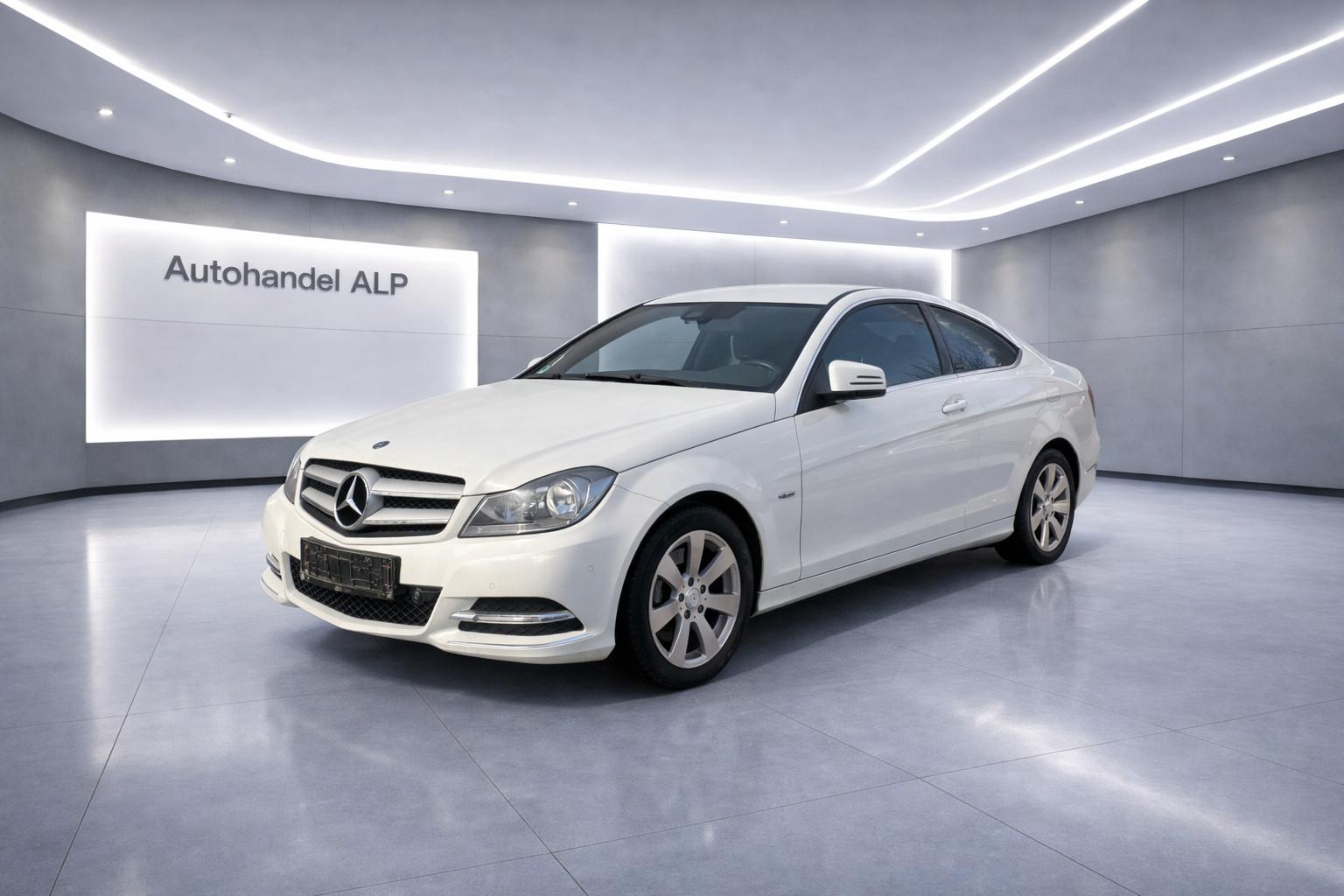 Mercedes-Benz C 180 BlueEFFICIENCY Coupé !!! 1.Hand Leder Navi