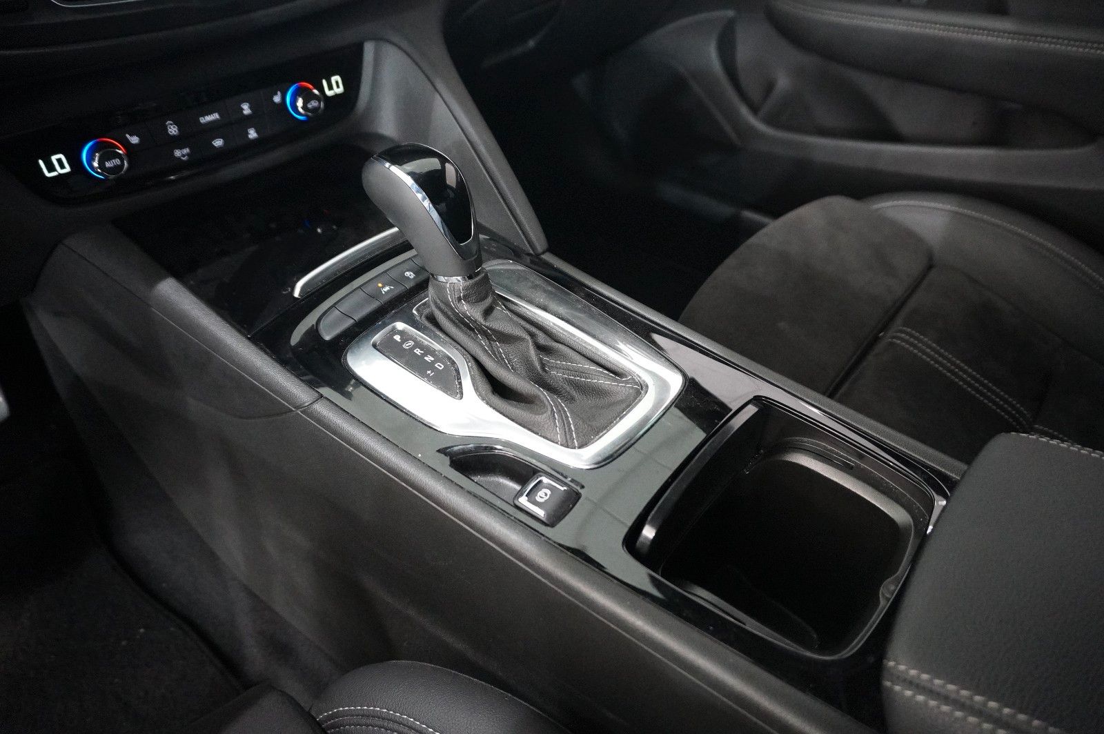 Fahrzeugabbildung Opel Insignia B ST 2.0D UTLIMATE NAVI/LED/KAMERA/AHK