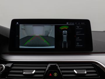 Fahrzeugabbildung BMW 530d Tour HUD ACC Kamera DAB  Komfortzugang
