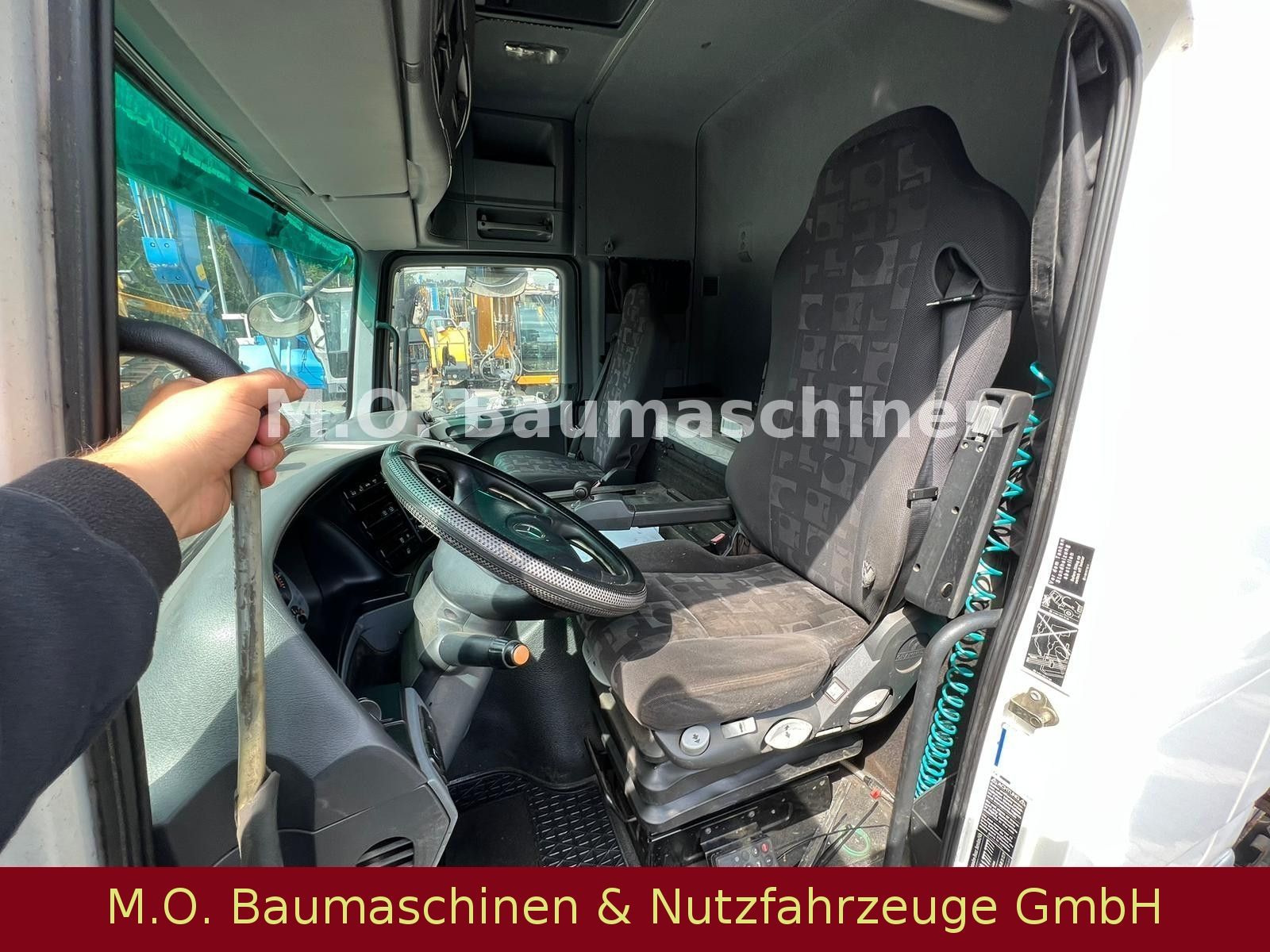 Fahrzeugabbildung Mercedes-Benz Actros 2541 / Saug- & Spühlwagen / 14.000 L /ADR