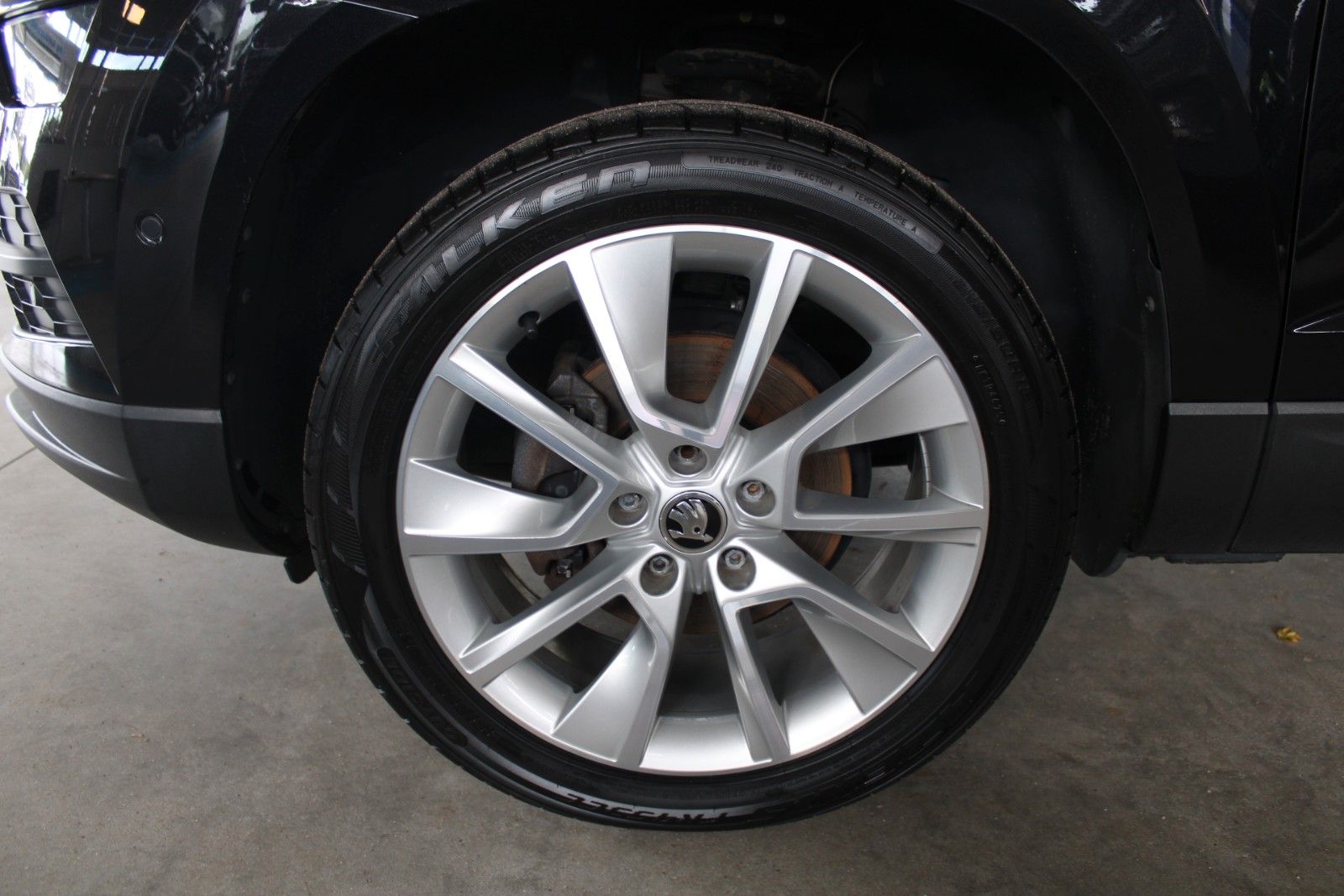 Fahrzeugabbildung SKODA Karoq 1.5 TSI ACT DSG Style LED AHK NAVI WinterP