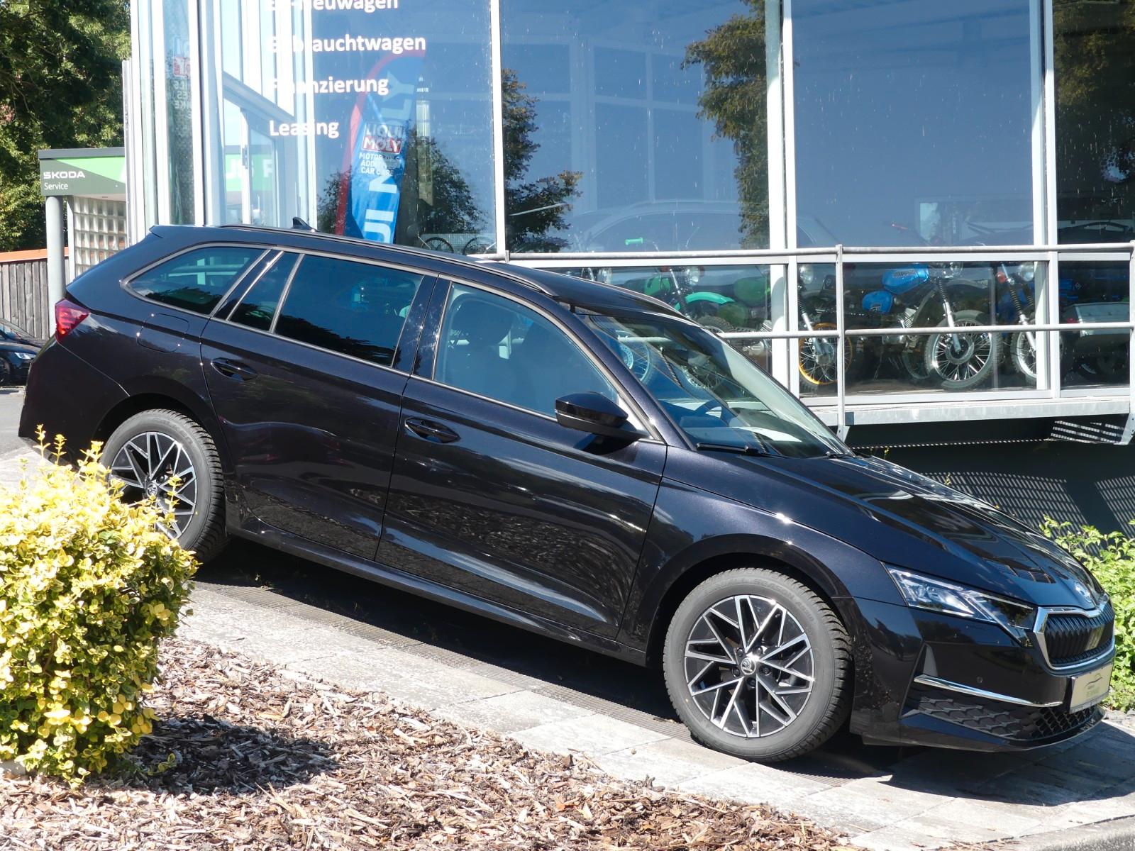 Skoda Octavia Combi Selection, RF Kamera, LED, Navi