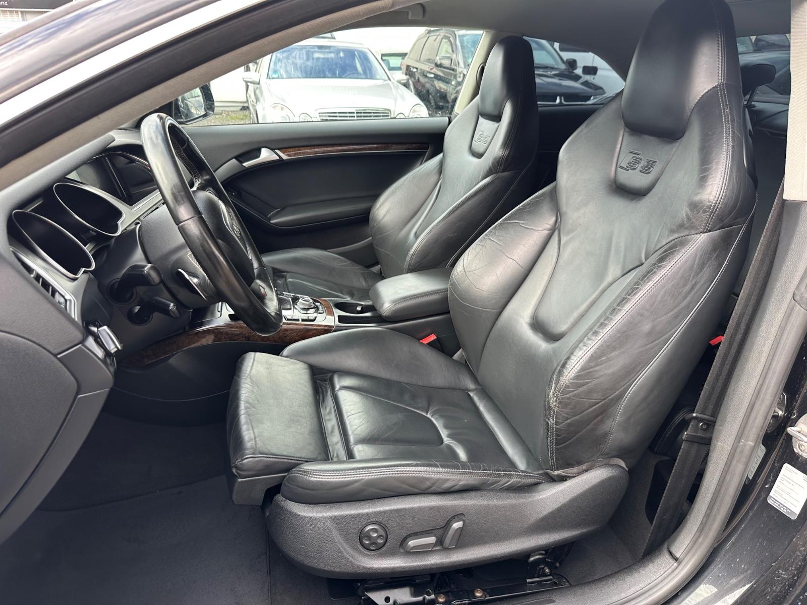 Audi S5 Coupé 4.2 FSI V8 354 ch BVA quattro / Magnetic Ride / Cuir / MMI Navigation Plus / Sièges chauffants