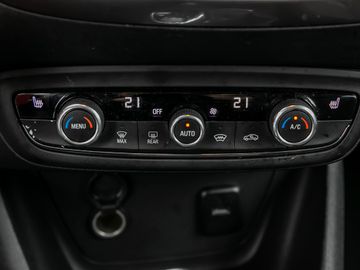 Opel Crossland 1.2 Innovation Tempomat Licht-Paket