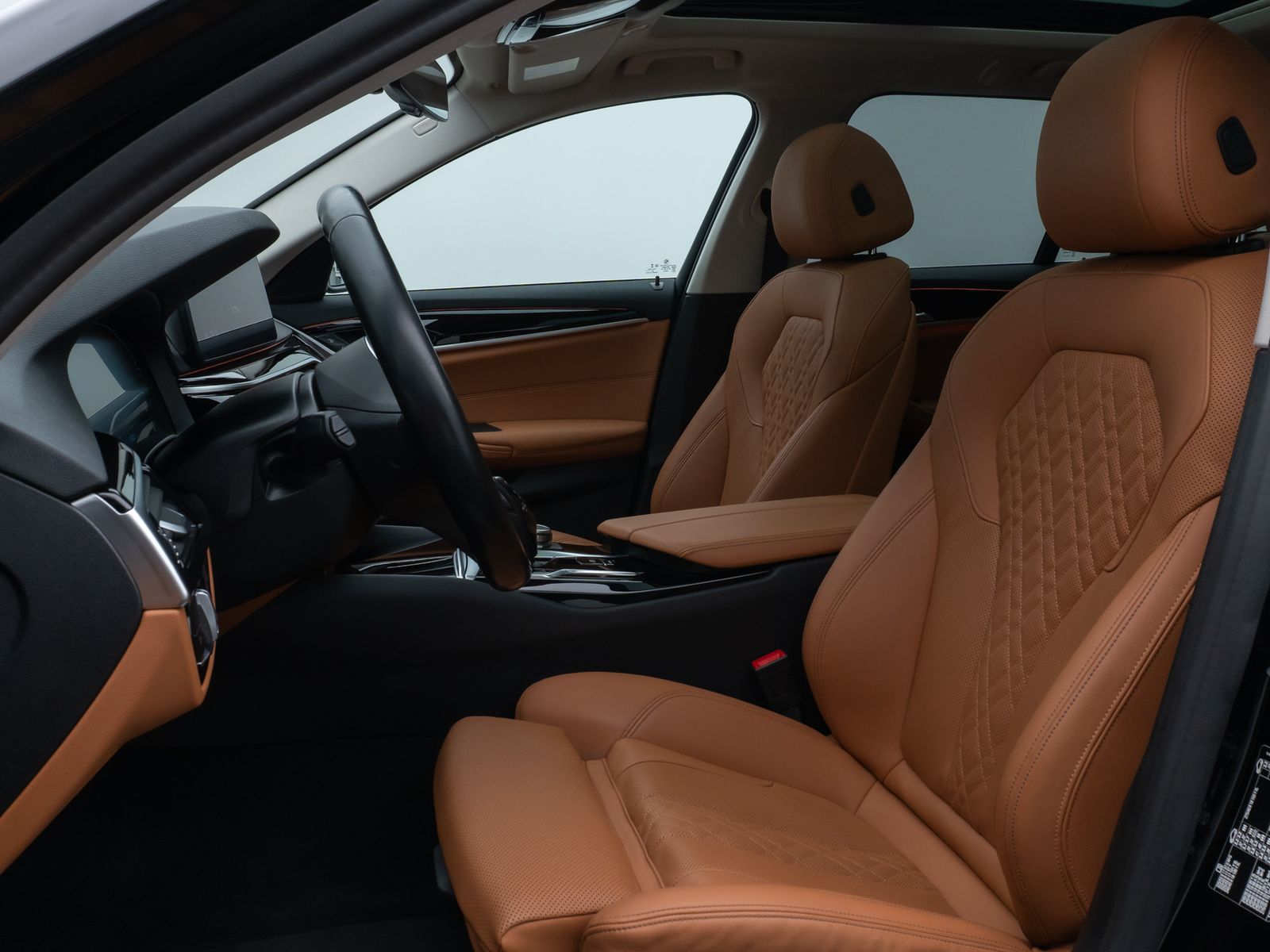 Fahrzeugabbildung BMW 520d Panorama Kamera DAB HiFi AHK M Sport Alarm