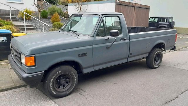 Ford v8 F150 5.0L Lariat Oldtimer Pickup