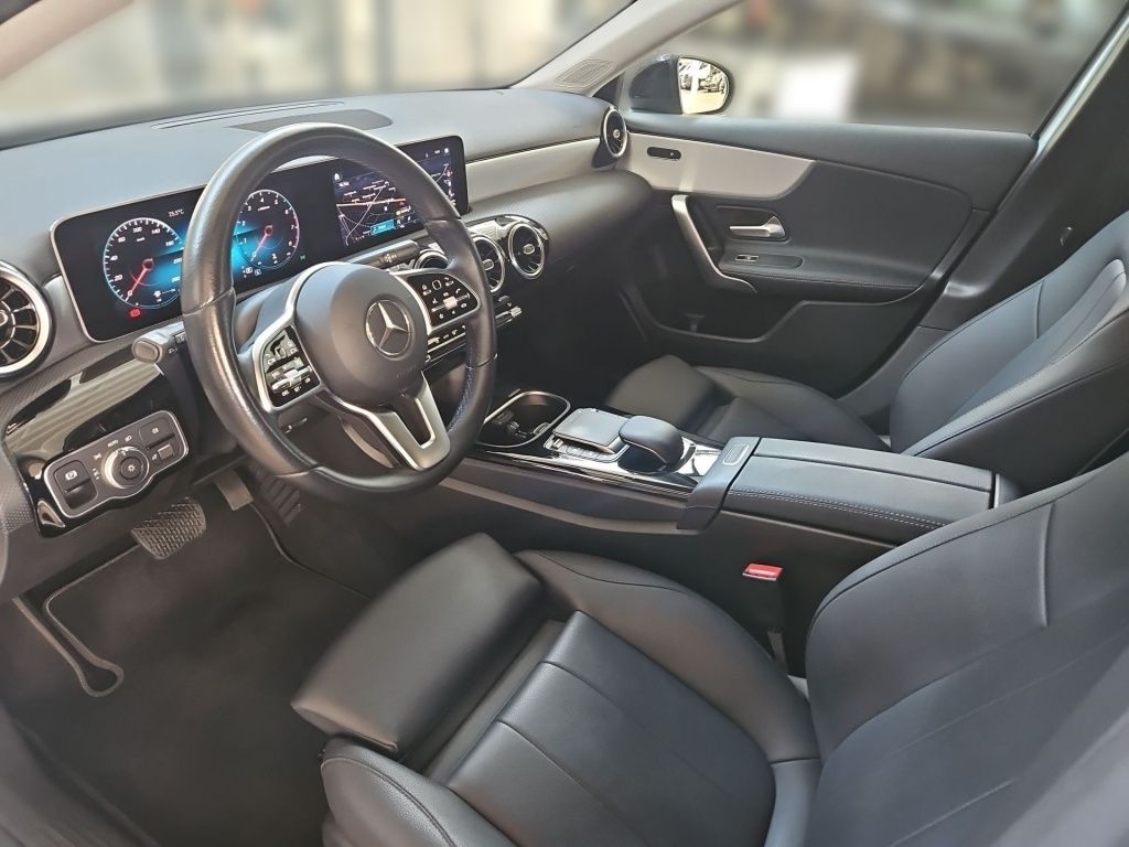 Fahrzeugabbildung Mercedes-Benz A 180 Progressive Night Navi LED Tempomat SHZ