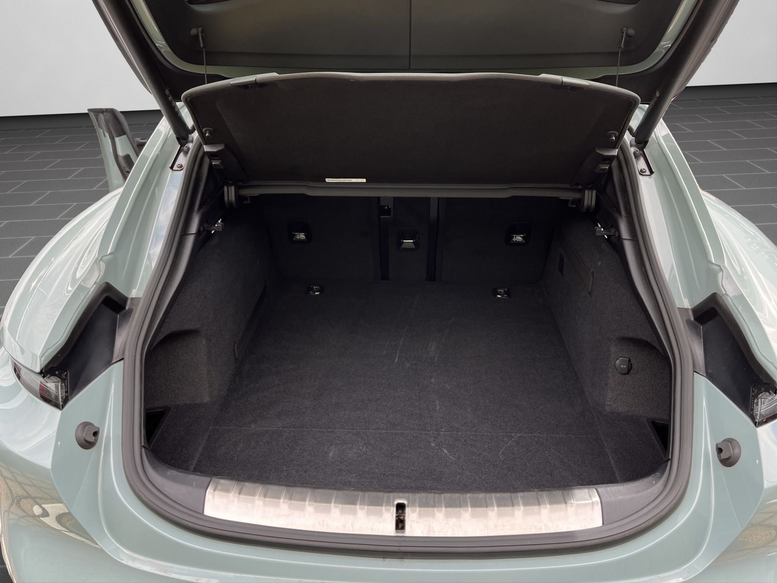 Porsche Taycan - Bild 17