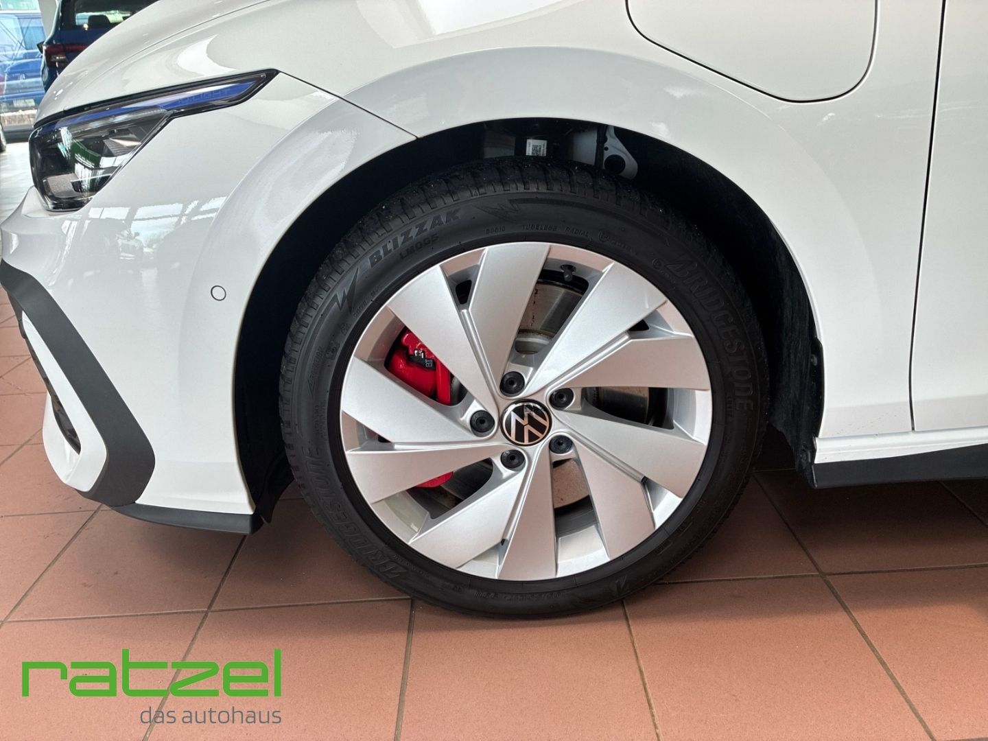 Fahrzeugabbildung Volkswagen Golf GTE 1.5 eHybrid DSG+AHK+IQ.LIGHT+RÜCKFAHRKA