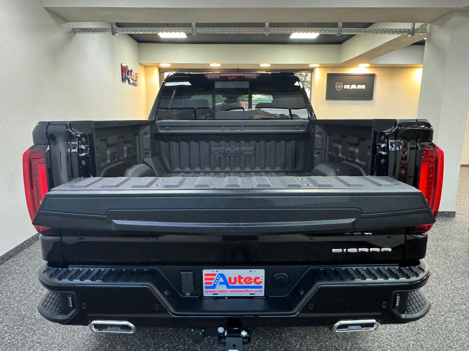 Fahrzeugabbildung GMC SIERRA DENALI 2026 - 4x4-LONG BOX 6.4"