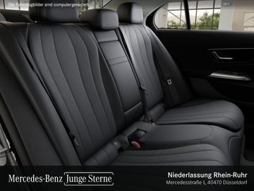 Mercedes E 200 - 12