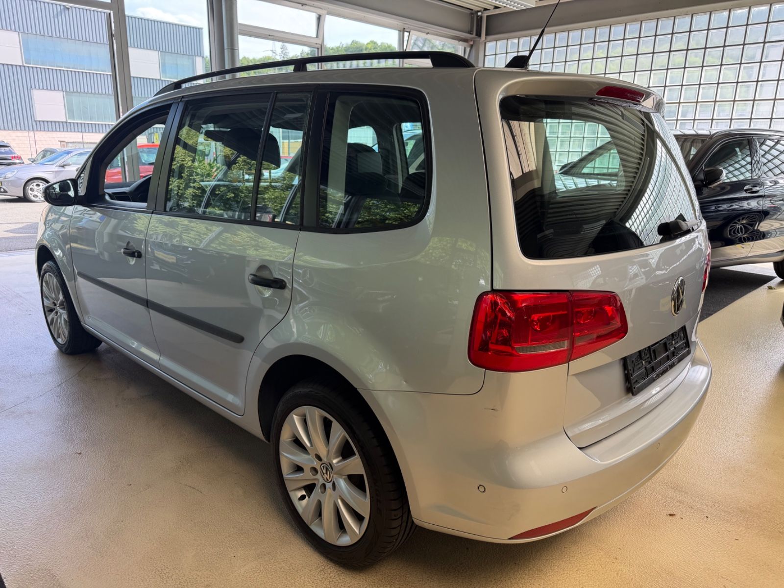 Fahrzeugabbildung Volkswagen Touran 2.0 TDI DSG