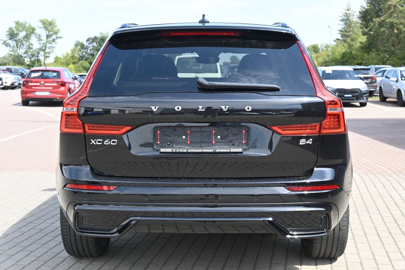 Fahrzeugabbildung Volvo XC60 B4 D Plus Dark*FSHZG*PANO*360°*ACC