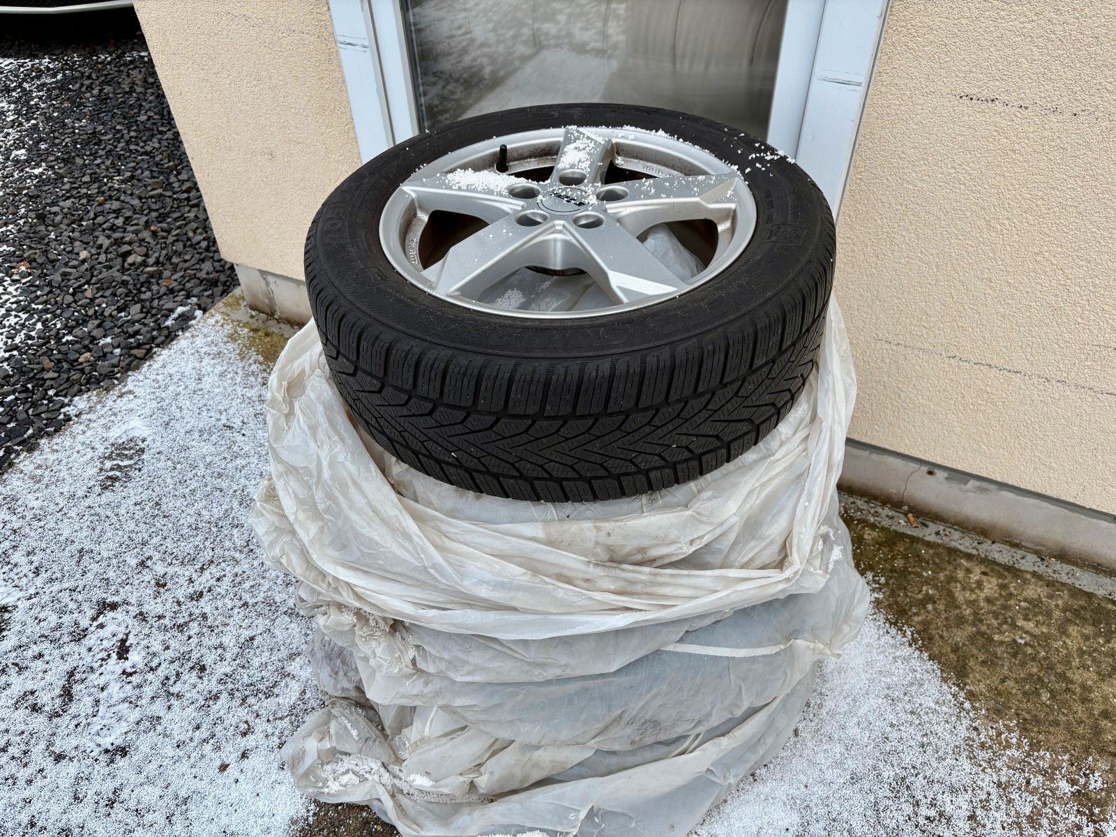 Fahrzeugabbildung Volkswagen Golf VII 2.0TDI Lim. LOUNGE Navi Klima PDC SPORT