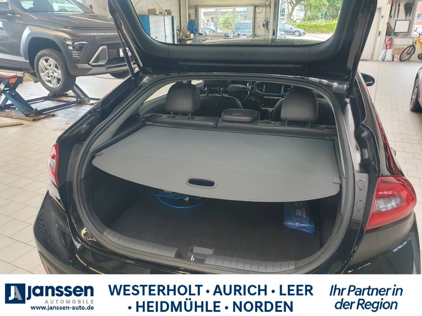 Fahrzeugabbildung Hyundai IONIQ PLUG-IN Hybrid Premium