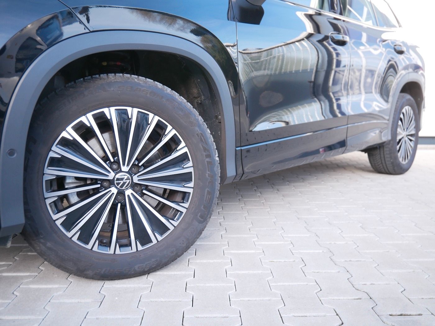 Fahrzeugabbildung Volkswagen Tayron 2.0 4Motion NEU64T 7-Sitzer Matrix AHK DC