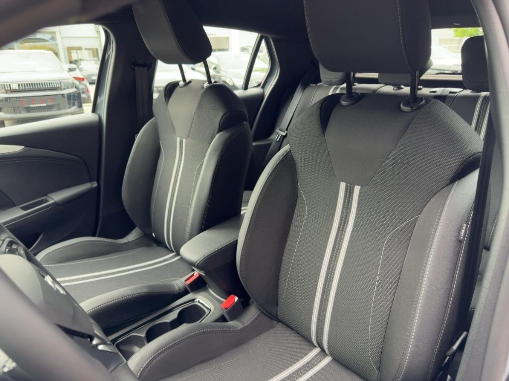 Fahrzeugabbildung Opel Corsa GS Hybrid, Allwetterreifen, Rückfahrkamera