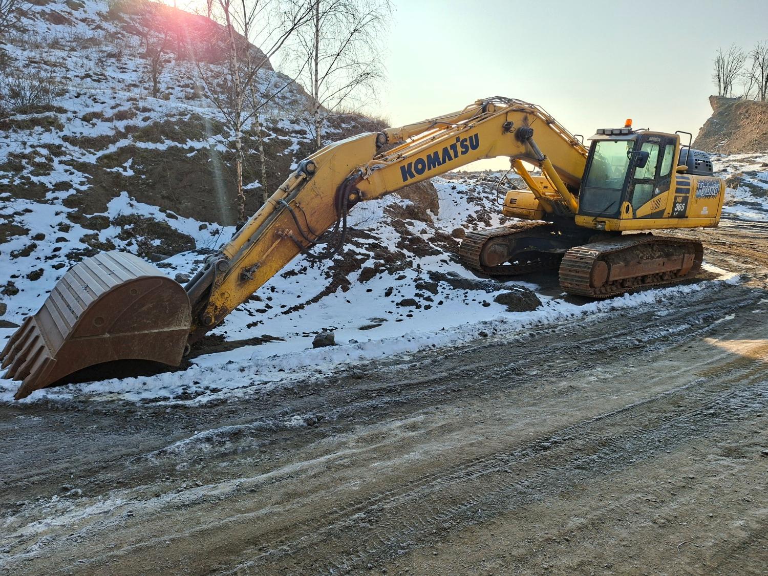 Komatsu HB 365 LC - 3 HYBRID