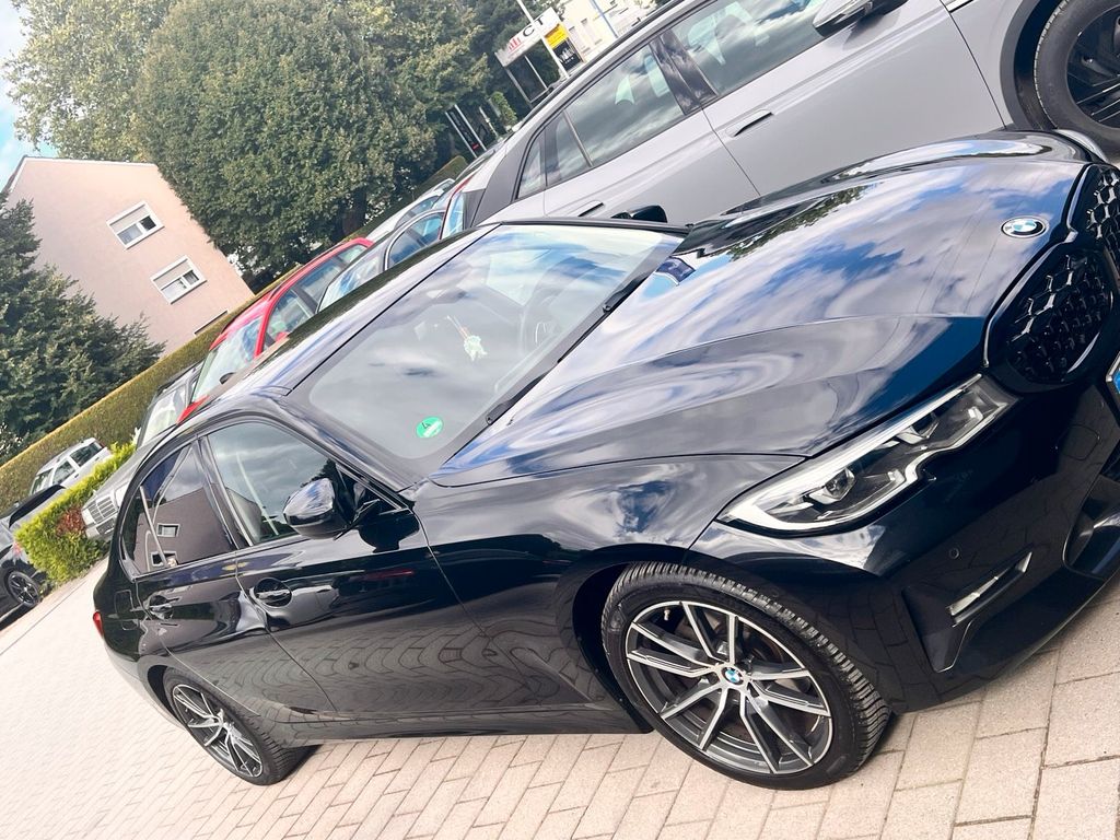 Image of BMW 320