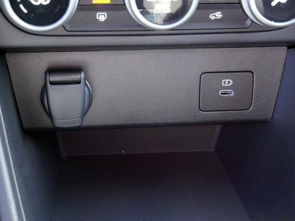 Fahrzeugabbildung Dacia Sandero Stepway Expression TCe 90 CVT Automatik