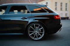 Fahrzeugabbildung Audi RS4 Avant 4.2 FSI quattro *MwSt.*Phantomschwarz*