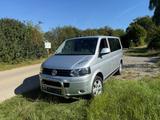 Volkswagen T5 Kombi - Volkswagen T5 Kombi mit Diesel-Antrieb: Automatik