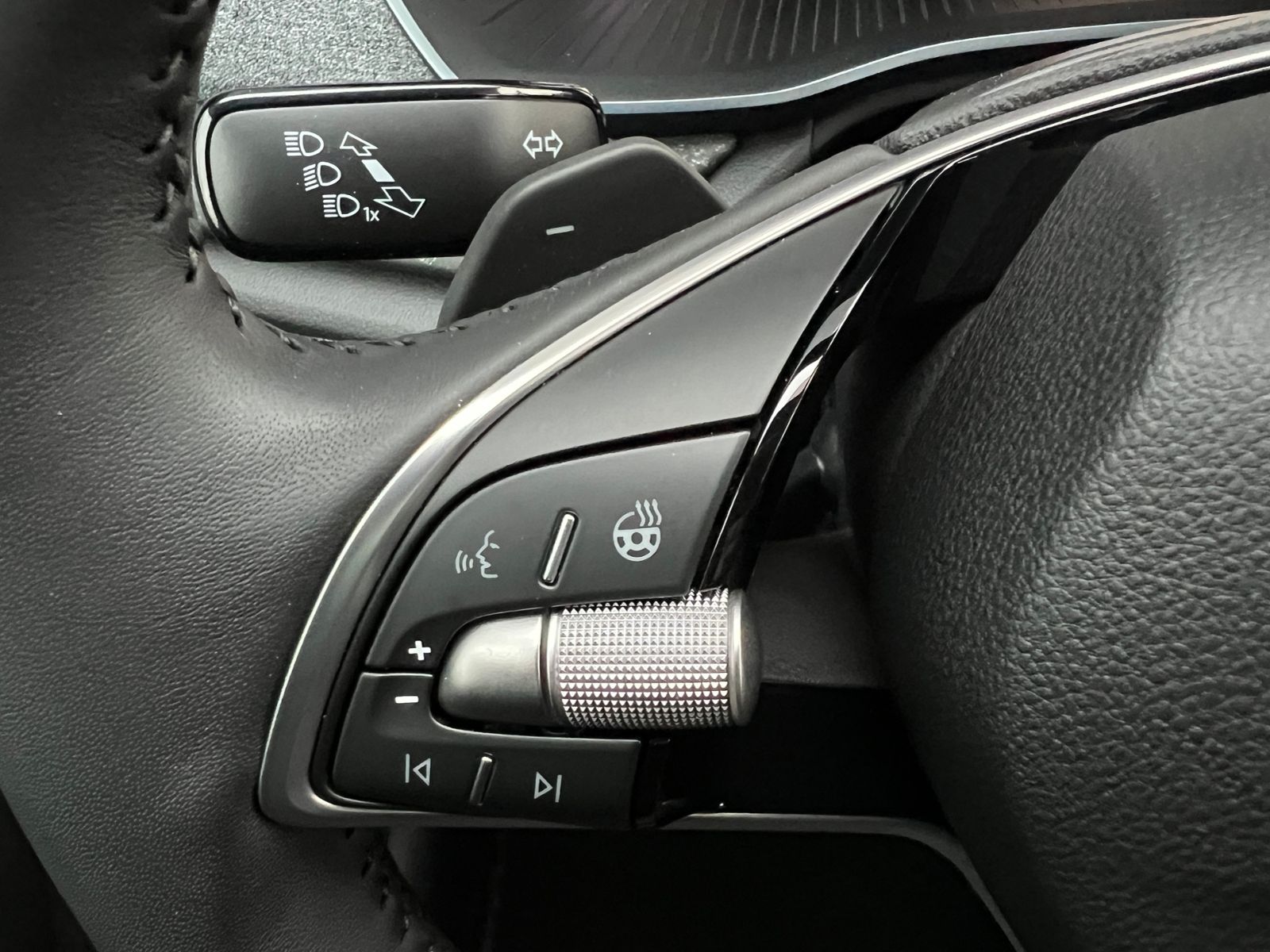 Fahrzeugabbildung SKODA Octavia Combi 1.5 TSI mHEV Selection *AHK, LED-S