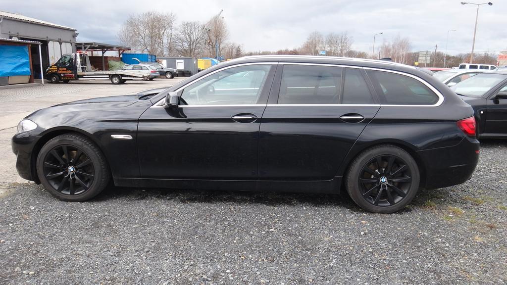 BMW 523