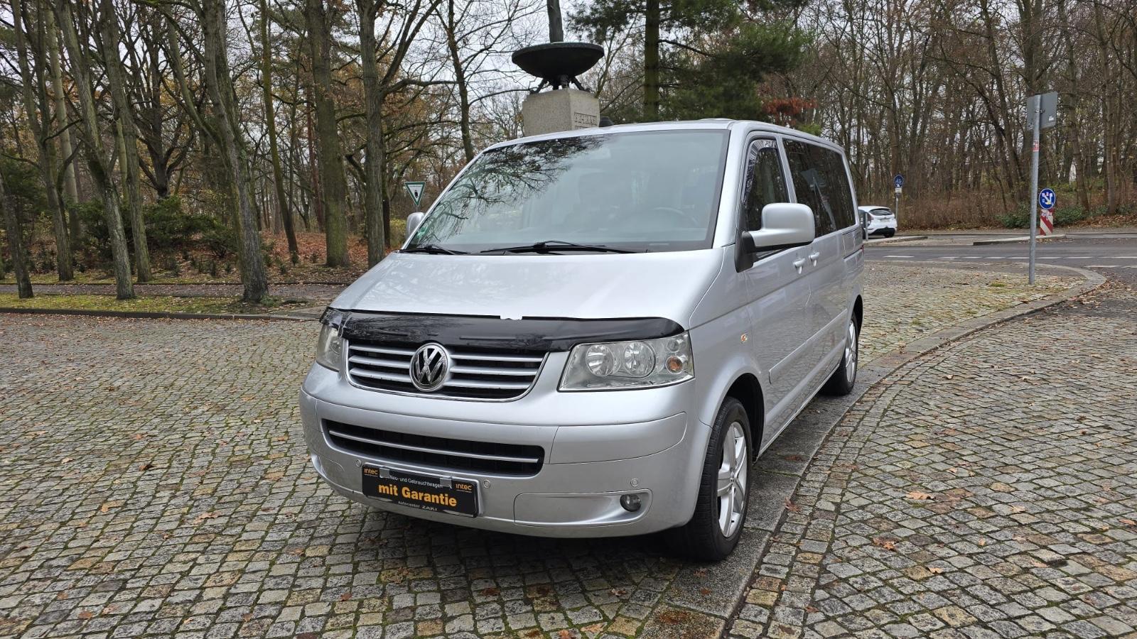 Volkswagen T5 Multivan United-Automatik-Standhei-AHK-Bett
