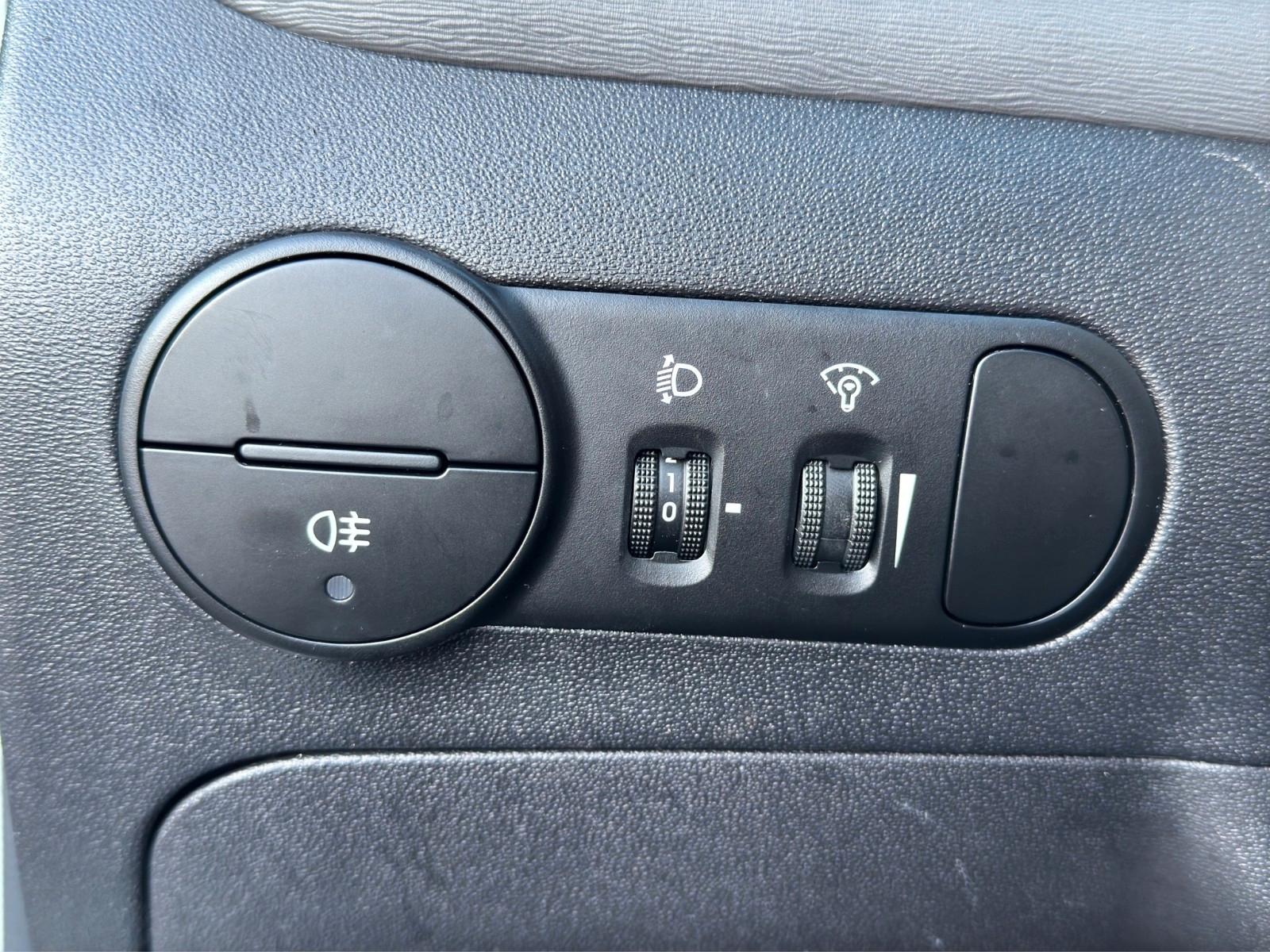 Hyundai i10 FIFA WM Edition (Tüv 07.2027 Service Neu)