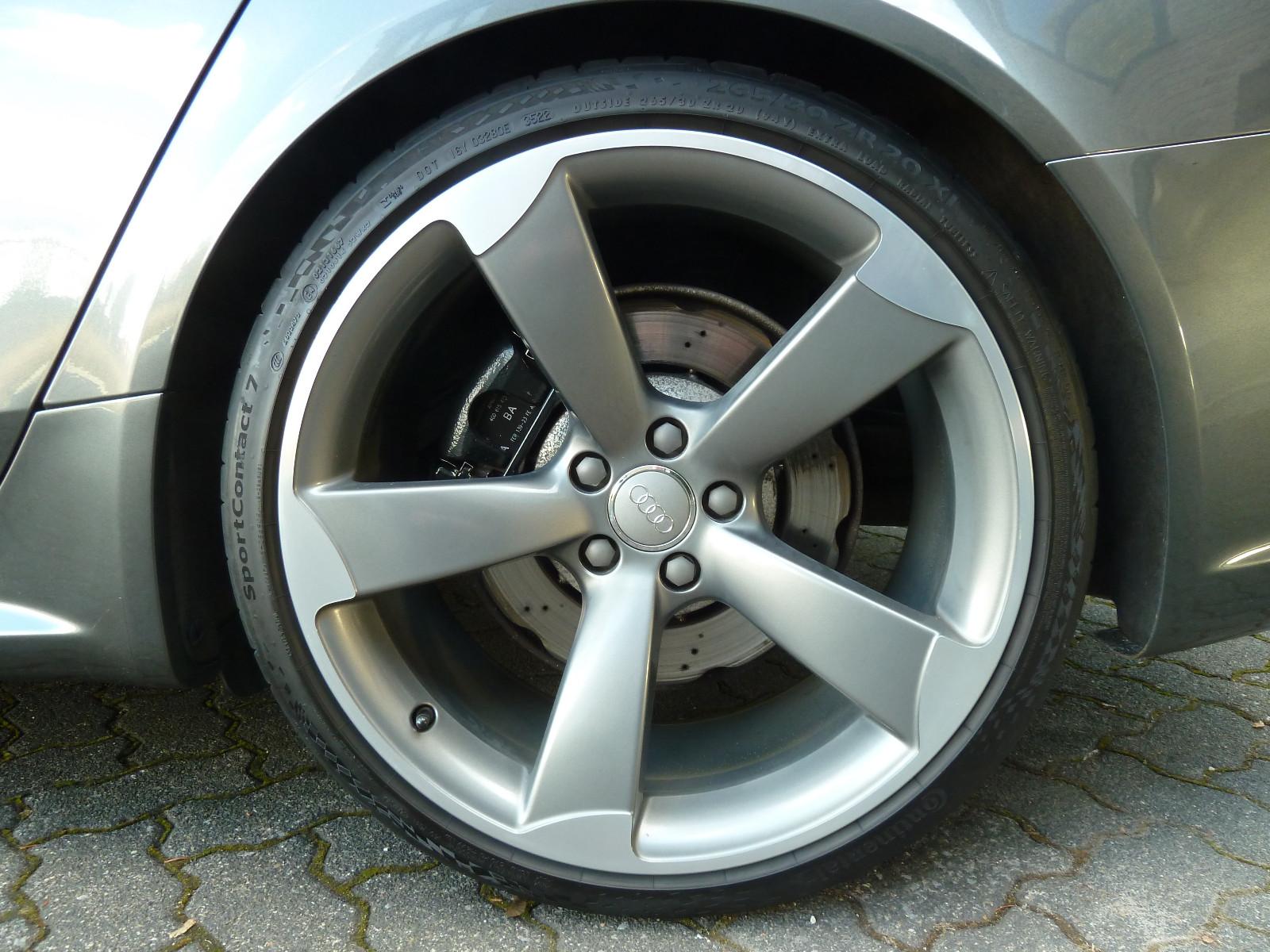 Audi RS4 Avant 4.2 FSI V8 450 ch quattro • S tronic • Bang & Olufsen • Carbone • Caméra • 20"
