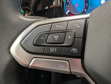 Volkswagen Golf - 11