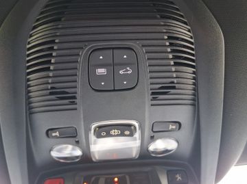 Peugeot 3008 GT 1.2 136 Kam.+KeyLess+LED+Navi+Pano+SD