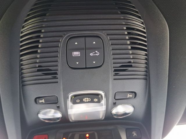 Peugeot 3008 GT 1.2 136 Kam.+KeyLess+LED+Navi+Pano+SD