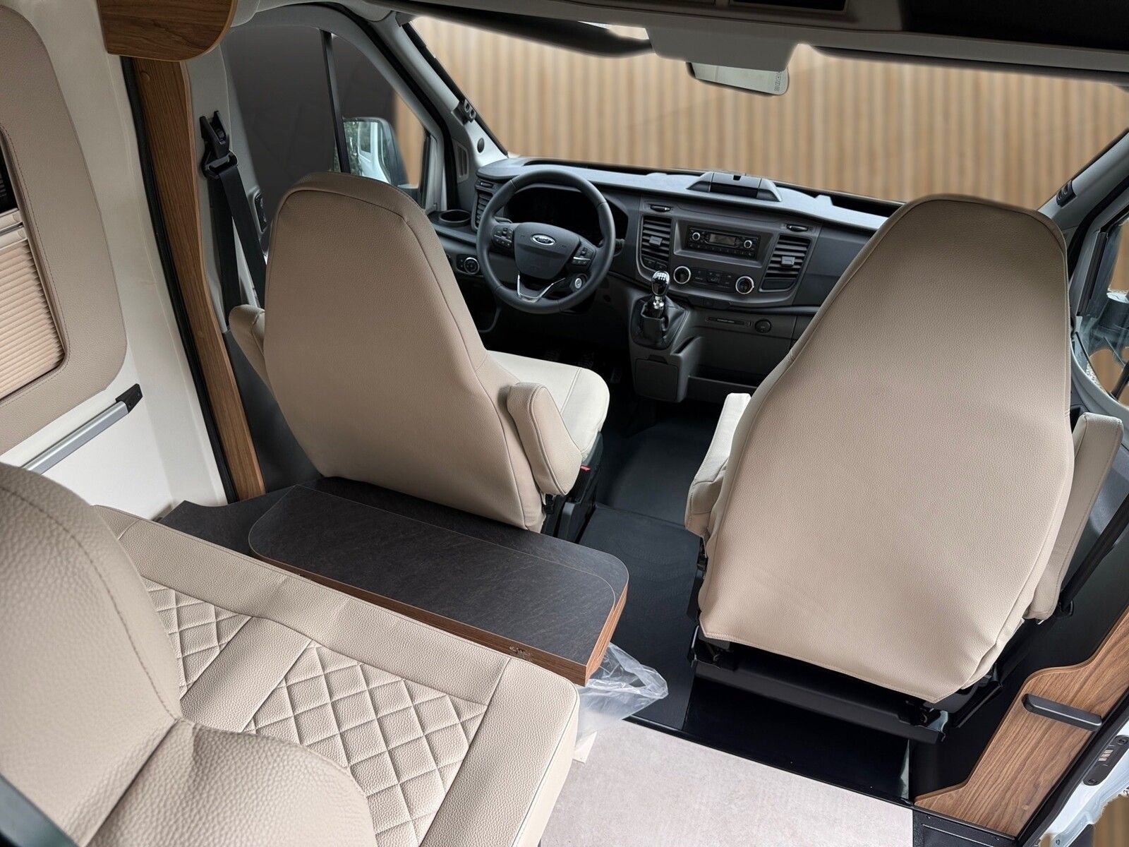 Fahrzeugabbildung Karmann Dexter 4x4 DE 560 AW Allrad 4x4, Rückfahrkamera