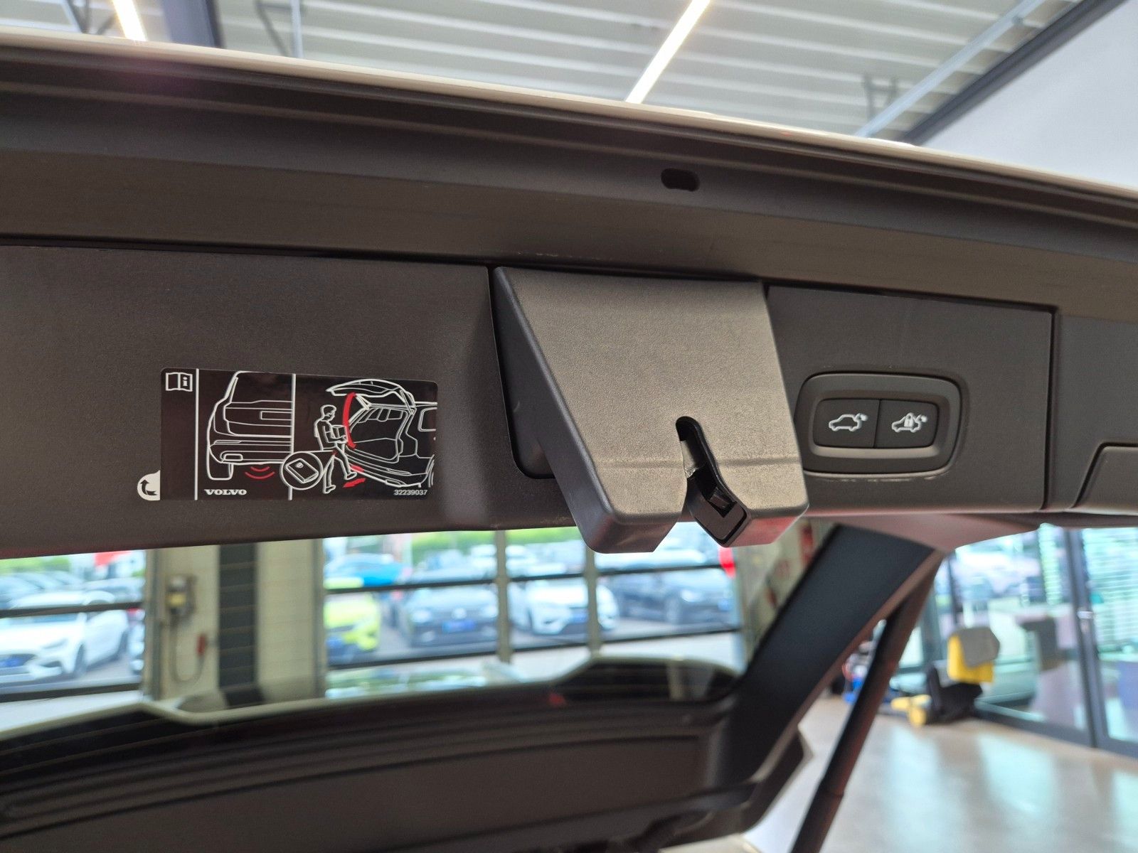 Volvo V90 2.0 d ULTIMATE BRIGHT LEDER PANO STANDHZ AHK foto 24