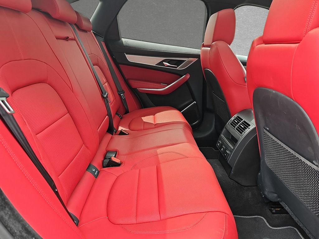 Jaguar F-Pace D300 R-Dynamic SE