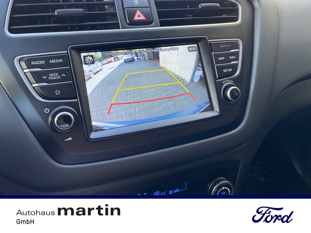 Fahrzeugabbildung Hyundai i20 1.0 Trend NAVI USB FSE KLIMA PDC SITZHEIZUNG