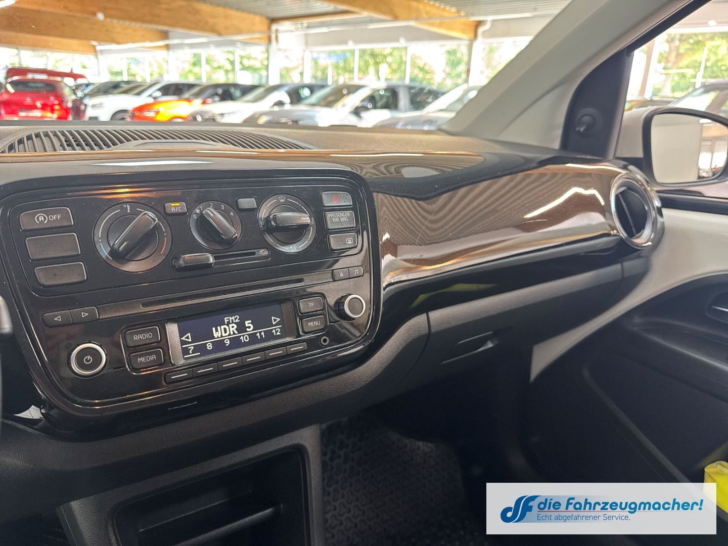 Fahrzeugabbildung Volkswagen up! move BMT Klima teilb.Rücksb AUX MP3 CD eFH T